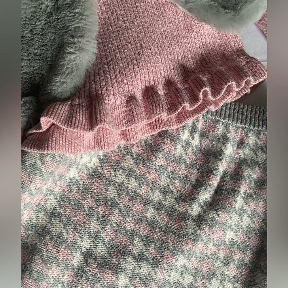 Pink and Gray sweater skirt furry vest set Girls size 5/6 Rachel Zoe - Picture 5 of 8